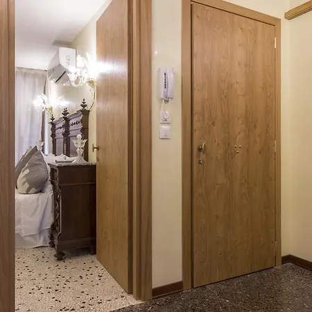 On The Laguna Апартаменты Венеция